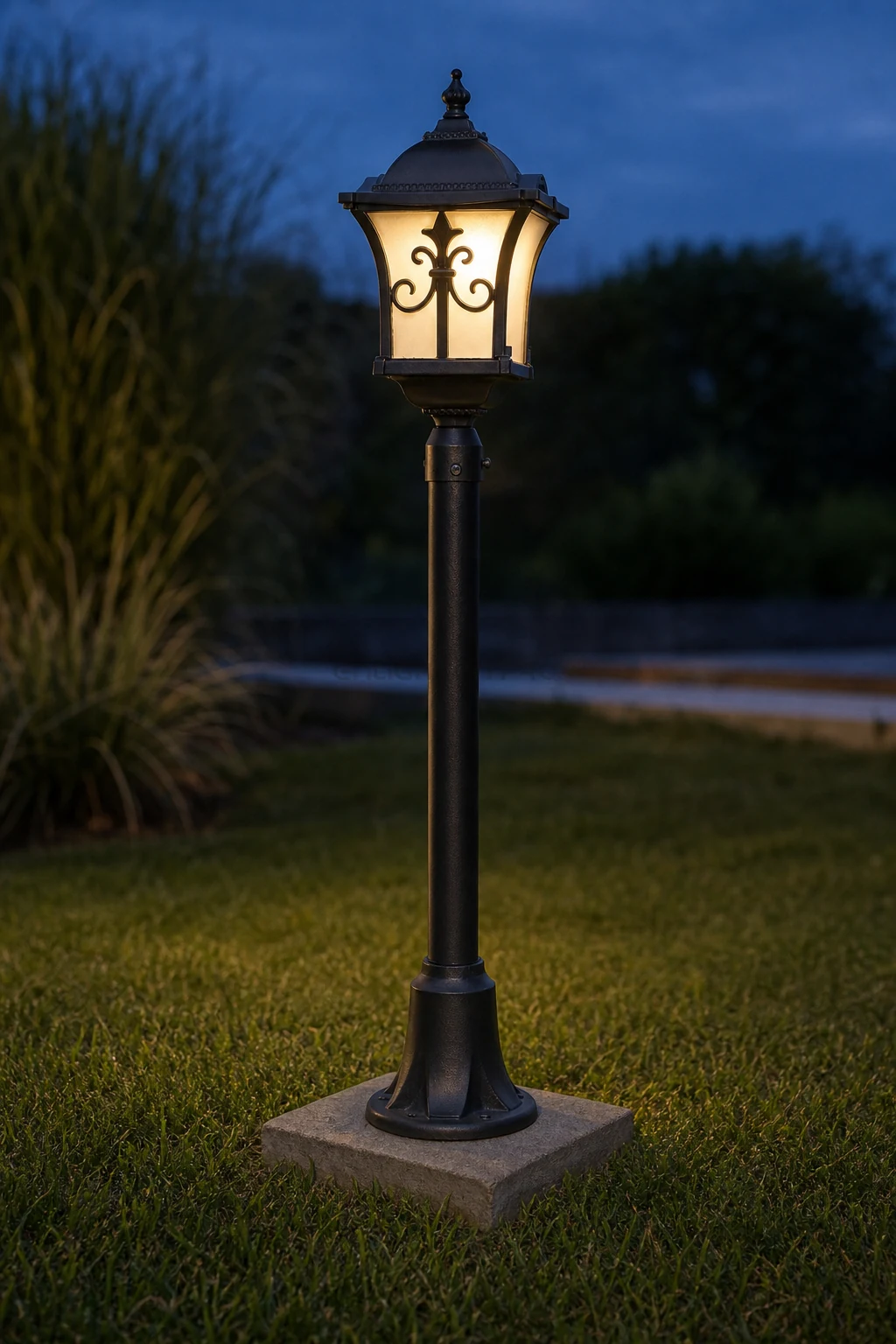 Heritage Gate-Light Pole · Decorative Cast-Pane Series (EN-GLT16012 / EN-GLT16006 / EN-GLT16004 / EN-GLT16002)